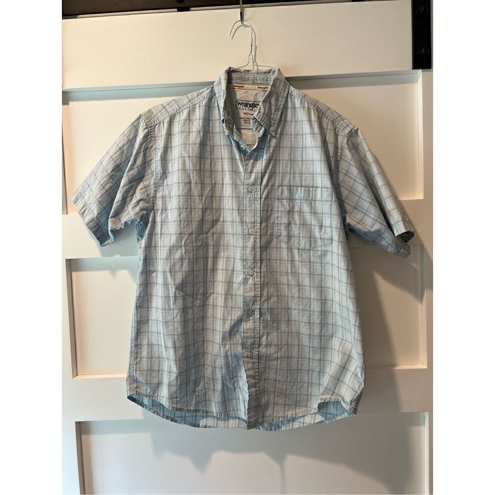 Men’s Wrangler button down light blue plaid shirt